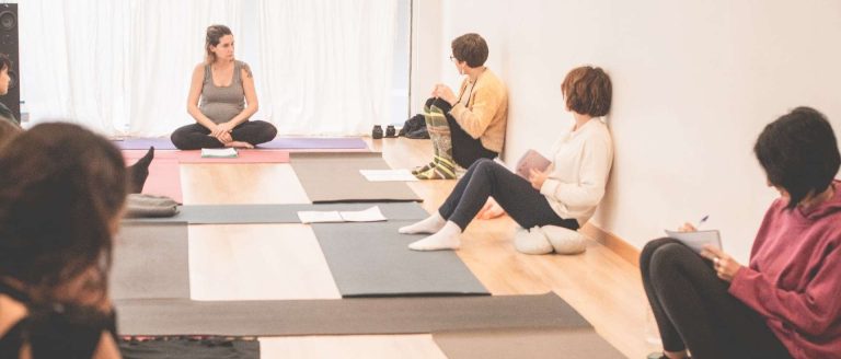 Formación Mamayoga profesoras de yoga embarazo y postparto